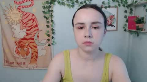 veryveryvery_shy online show from 07-10-26, 05:56