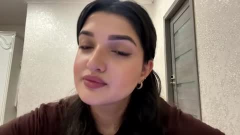 Snapshot of vestaigwe chatting on 07-27-26, 04:47 Izzabel online show from 07-27-26, 04:47