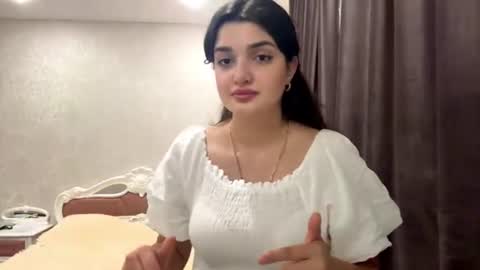 Snapshot of vestaigwe chatting on 07-28-26, 04:39 Izzabel online show from 07-28-26, 04:39