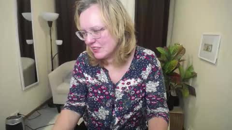 vestawoody online show from 11-15-25, 01:18