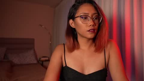 Snapshot of vexanyx chatting on 05-19-26, 10:32 Vexa Nyx online show from 05-19-26, 10:32
