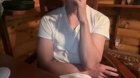 Snapshot of vexelgain chatting on 11-06-25, 03:29 HendasWerout online show from 11-06-25, 03:29