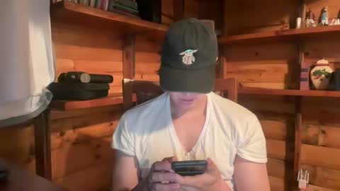 Snapshot of vexelgain chatting on 12-17-25, 03:12 HendasWerout online show from 12-17-25, 03:12