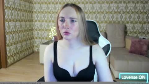 Snapshot of vi_luxxxy chatting on 05-10-26, 02:06 vi_luxxxy online show from 05-10-26, 02:06
