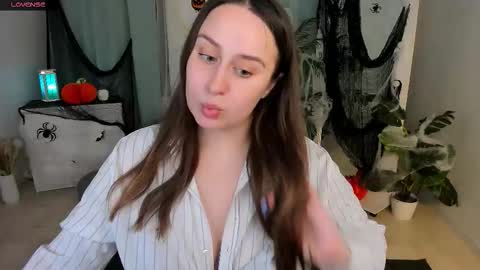 Camilla online show from 10-24-25, 10:55