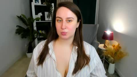 Camilla online show from 04-10-26, 12:21