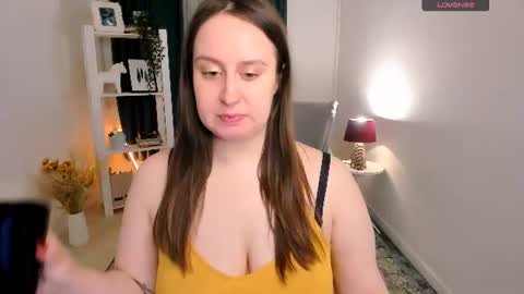 Snapshot of via_lattea_ chatting on 06-12-26, 05:45 Camilla online show from 06-12-26, 05:45