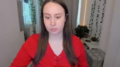 Snapshot of via_lattea_ chatting on 06-13-26, 06:28 Camilla online show from 06-13-26, 06:28