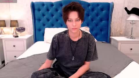 Via online show from 10-12-25, 08:08