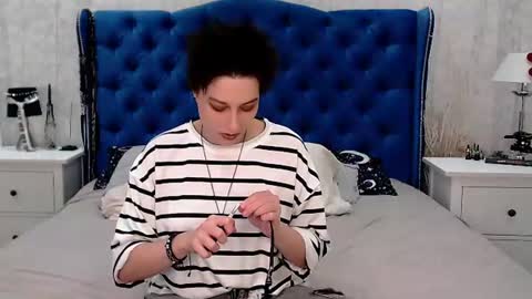 Via online show from 07-11-26, 08:06