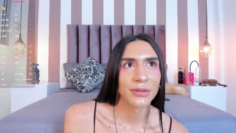 Snapshot of viannca__ chatting on 12-19-25, 08:38 Ariana online show from 12-19-25, 08:38