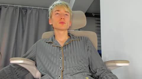 vibemygirl online show from 11-13-25, 10:58