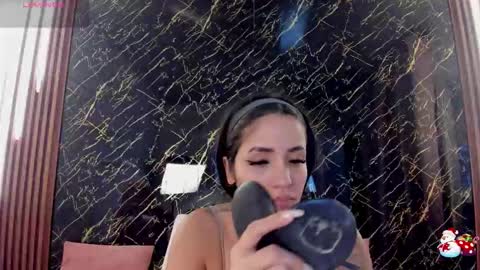 Snapshot of vichy_evans chatting on 01-15-26, 07:06 Vichy Everyday From 1400 to 2130 Col Time online show from 01-15-26, 07:06