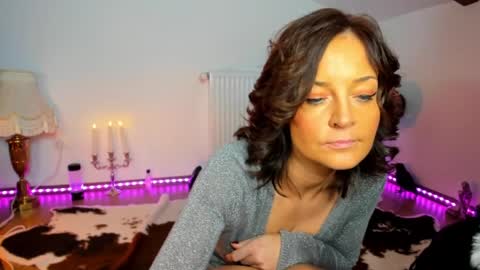 ViciousQueenu can call me Laura online show from 04-11-26, 07:45