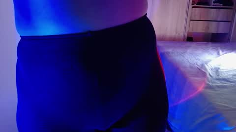 Snapshot of vicky_crazy chatting on 12-27-24, 08:28 Vicky  online show from 12-27-24, 08:28