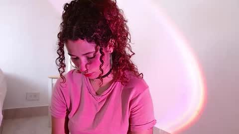 Snapshot of vicky_crazy chatting on 01-19-25, 02:59 Vicky  online show from 01-19-25, 02:59
