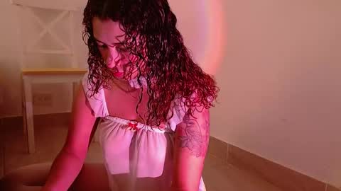 Snapshot of vicky_crazy chatting on 01-20-25, 02:36 Vicky  online show from 01-20-25, 02:36