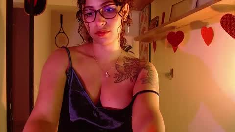Snapshot of vicky_crazy chatting on 03-08-25, 01:28 Vicky  online show from 03-08-25, 01:28