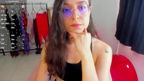 Vicky online show from 03-11-25, 06:19