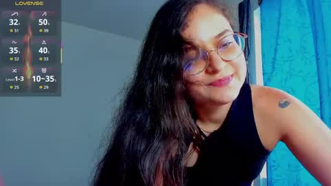 Snapshot of vicky_cristinax chatting on 05-25-26, 09:43 Vicky online show from 05-25-26, 09:43