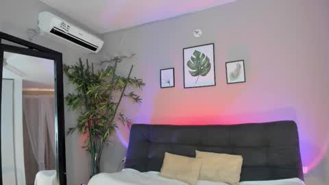 Amy online show from 10-17-25, 07:38