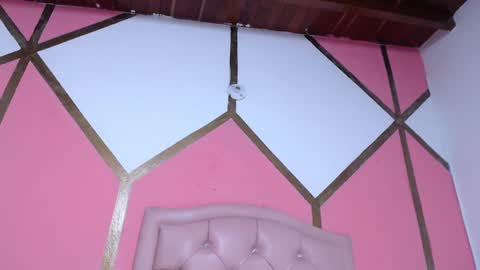 Snapshot of vicky_love_hot chatting on 02-08-25, 11:22 Vicky online show from 02-08-25, 11:22