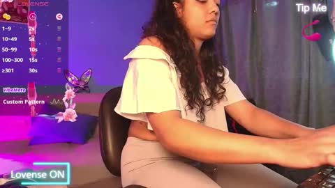 Snapshot of vicky_miller_05 chatting on 02-20-25, 01:46 vicky_miller_05 online show from 02-20-25, 01:46