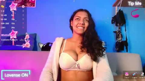 Snapshot of vicky_miller_05 chatting on 03-01-25, 06:43 vicky_miller_05 online show from 03-01-25, 06:43
