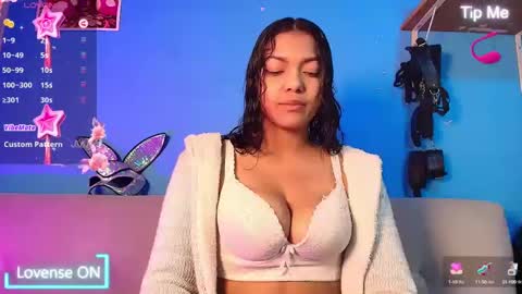 Snapshot of vicky_miller_05 chatting on 03-05-25, 08:21 vicky_miller_05 online show from 03-05-25, 08:21
