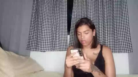 vickyhm22 online show from 11-26-25, 04:35