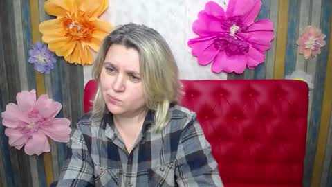 Snapshot of vickyrobins chatting on 03-17-26, 10:40 VickyRobins online show from 03-17-26, 10:40