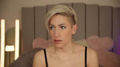 Snapshot of vickysecret96 chatting on 01-28-25, 05:35 vickysecret96 online show from 01-28-25, 05:35