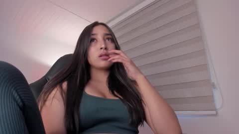 Snapshot of vico_sweety chatting on 09-12-25, 09:04 Victoria online show from 09-12-25, 09:04