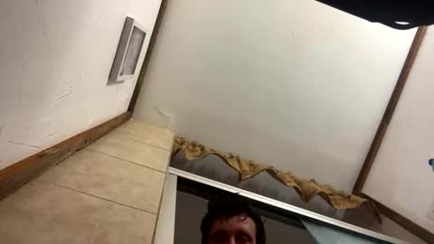 vicrobertson595 online show from 04-12-26, 02:33