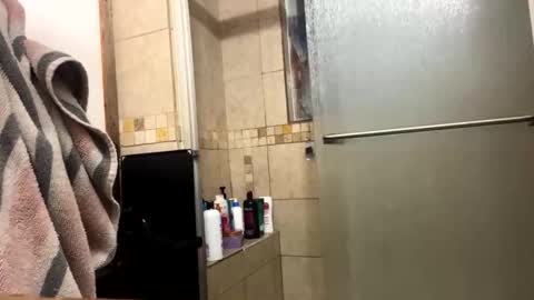 vicrobertson595 online show from 04-17-26, 01:52