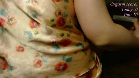 Snapshot of victoria97 chatting on 05-25-26, 06:36 Victoria97 online show from 05-25-26, 06:36