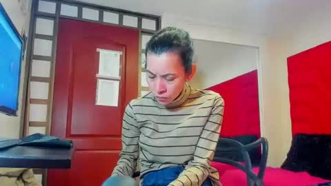 Victoria  grey  online show from 05-21-26, 08:27