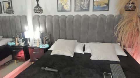 victoria__lee_ online show from 05-15-26, 03:35