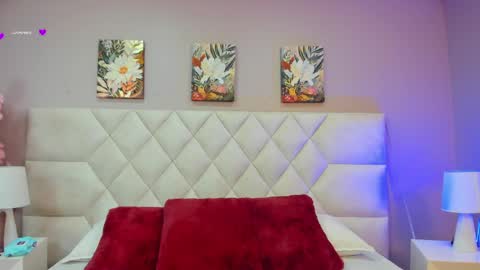 victoria__lee_ online show from 05-19-26, 04:30