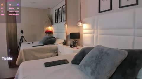 victoria__lee_ online show from 06-05-26, 03:35