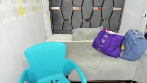  V I C T O R I A   online show from 09-10-25, 12:05