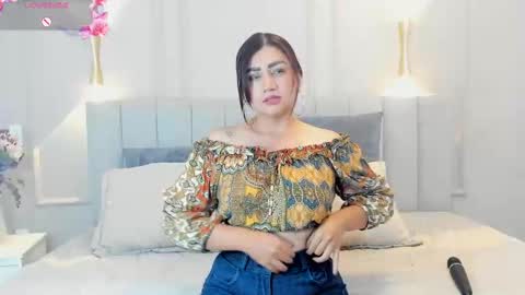 Snapshot of victoria_bourne chatting on 10-22-25, 07:13 victoria online show from 10-22-25, 07:13