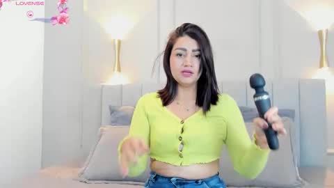 Snapshot of victoria_bourne chatting on 10-25-25, 07:08 victoria online show from 10-25-25, 07:08