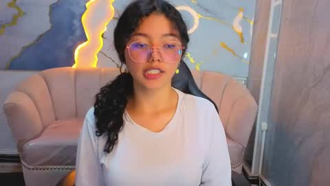 victoria_castillo_b online show from 04-21-26, 01:42