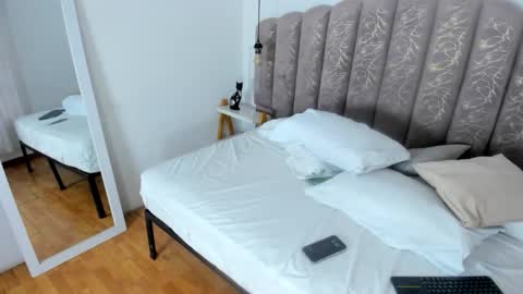 valentina online show from 09-17-25, 11:45