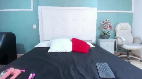    online show from 06-19-26, 01:37