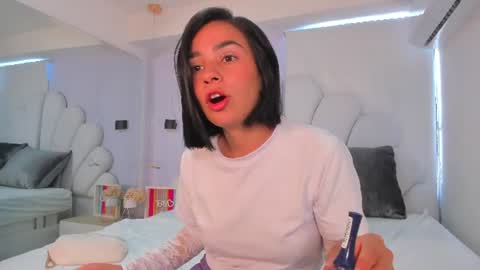 Snapshot of victoria_darkova chatting on 07-12-26, 01:13 Victoria Darkova online show from 07-12-26, 01:13