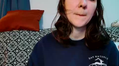 Victoria and Erian online show from 01-11-25, 01:37