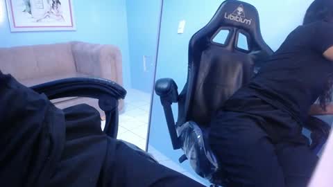 Victoria online show from 12-16-25, 12:54