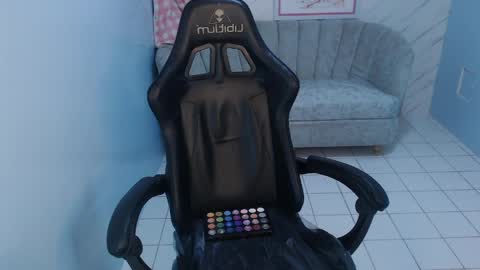 Victoria online show from 04-01-26, 01:01